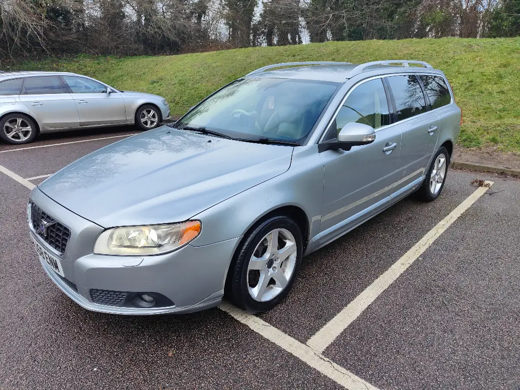 AJ58 ENM Volvo V70 SE Lux Estate