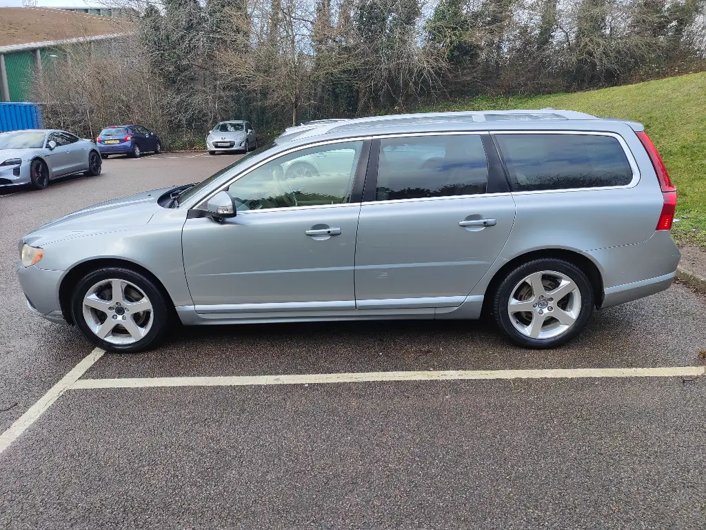 AJ58 ENM Volvo V70 SE Lux Estate