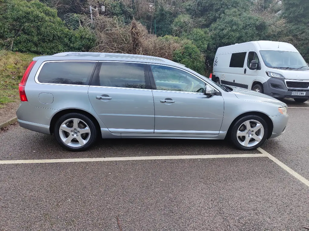 AJ58 ENM Volvo V70 SE Lux Estate