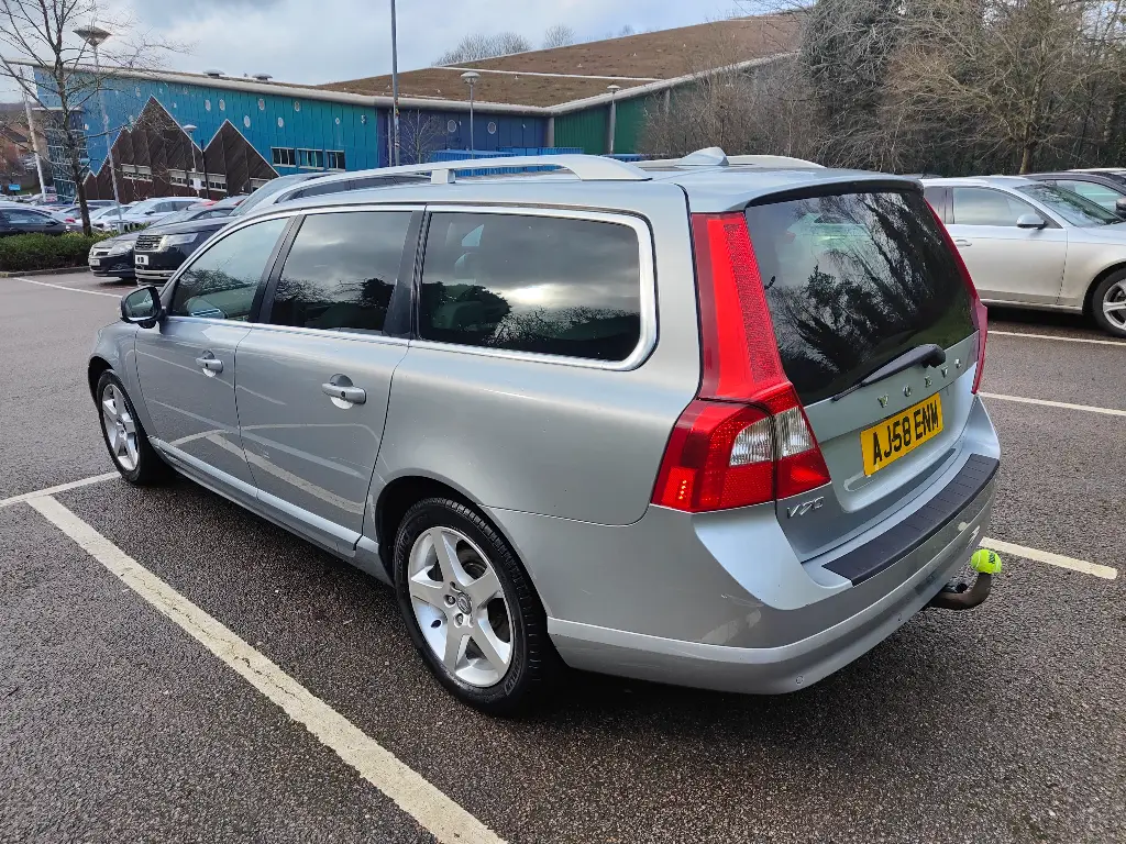 AJ58 ENM Volvo V70 SE Lux Estate