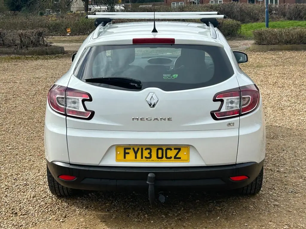 FY13 OCZ Renault Megane