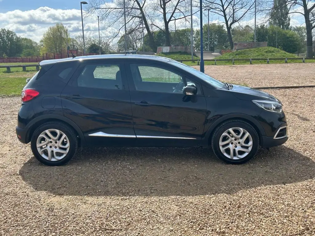 HN14 UUD Renault Captur