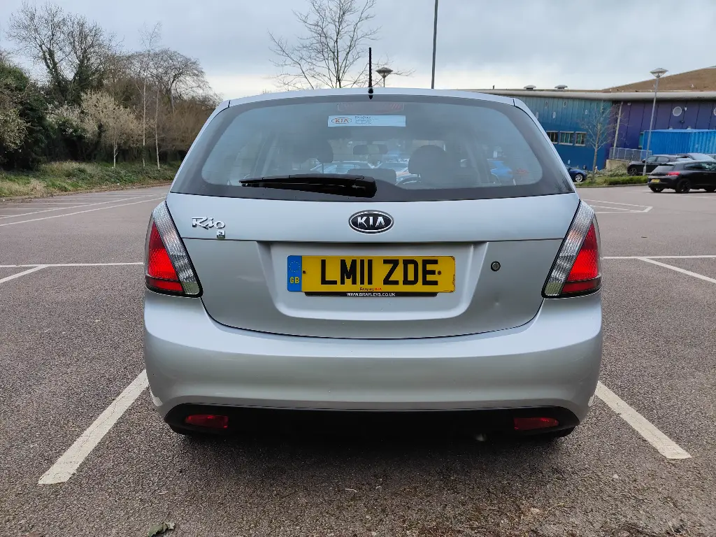 LM11 ZDE Kia Rio 2