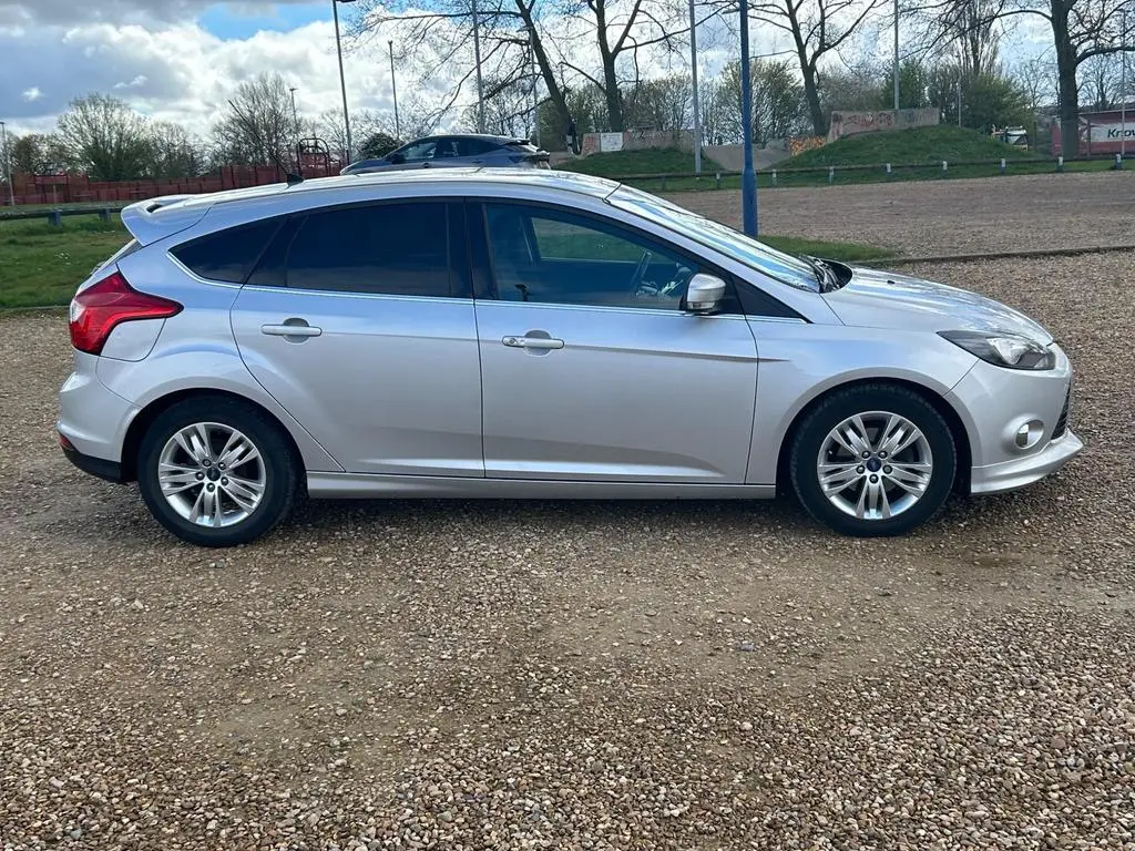 LN64 DTX Ford Focus Titanium