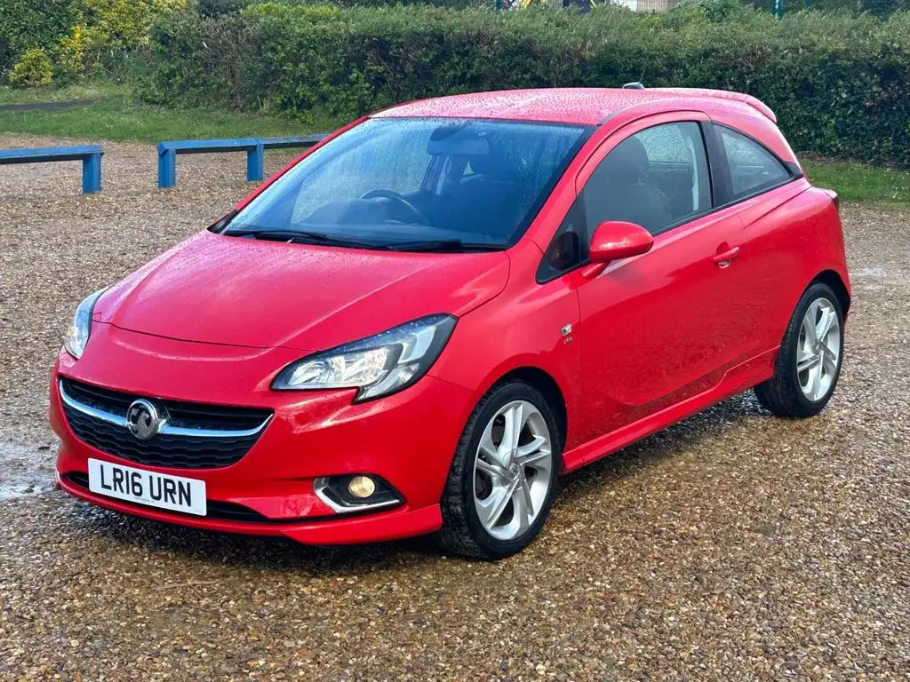 LR16 URN Vauxhall Corsa