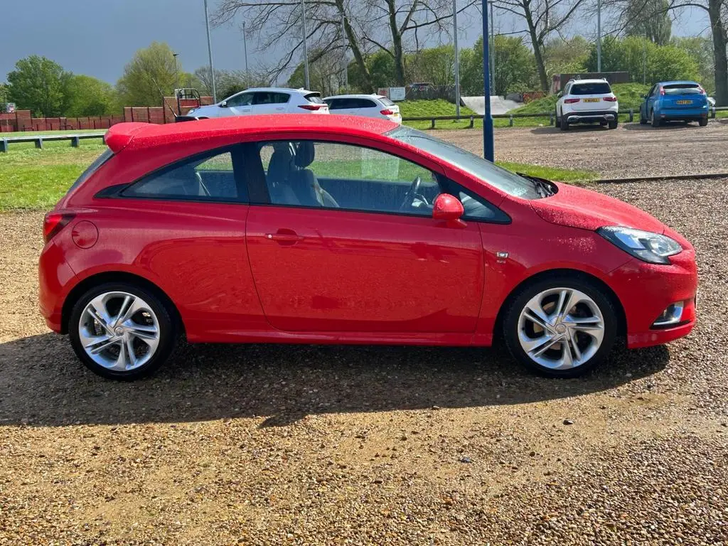 LR16 URN Vauxhall Corsa