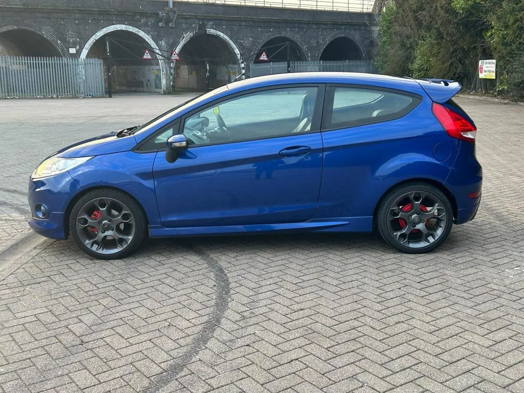 NL60 GZY Ford Fiesta