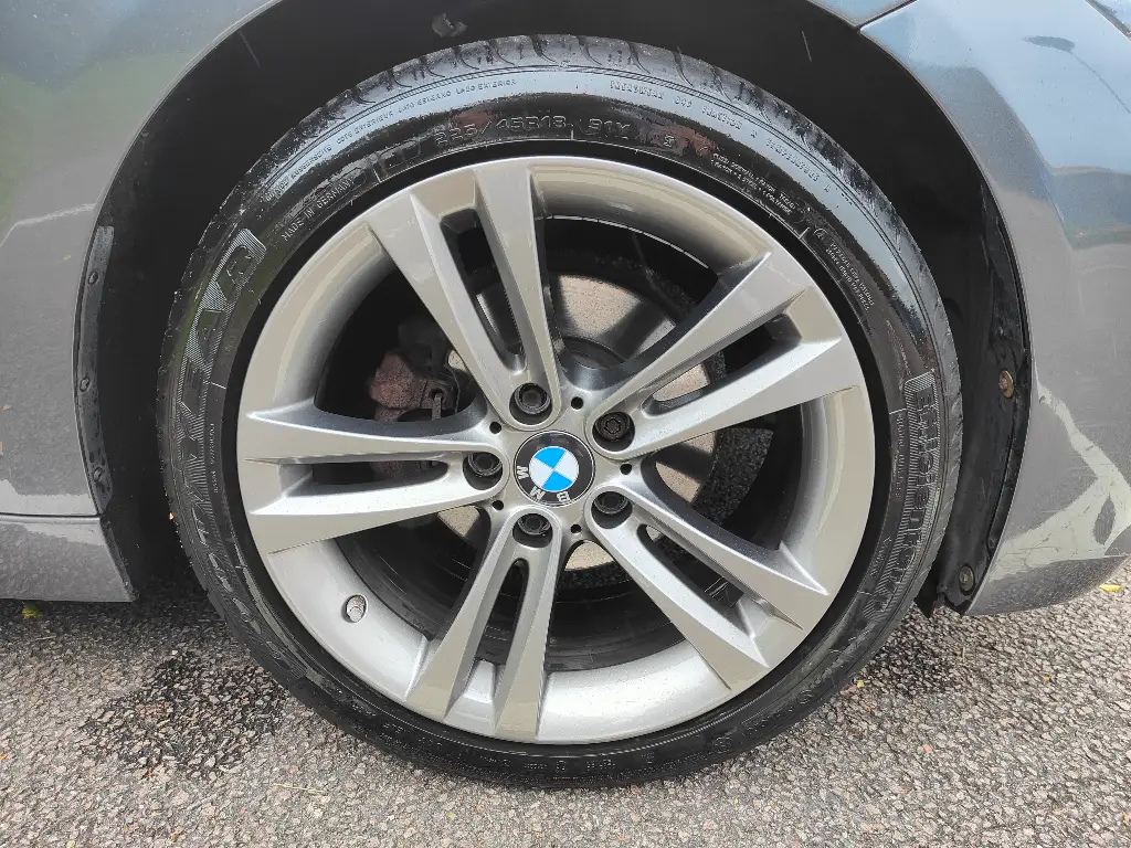 PK16 WVE BMW 320i Sports Auto